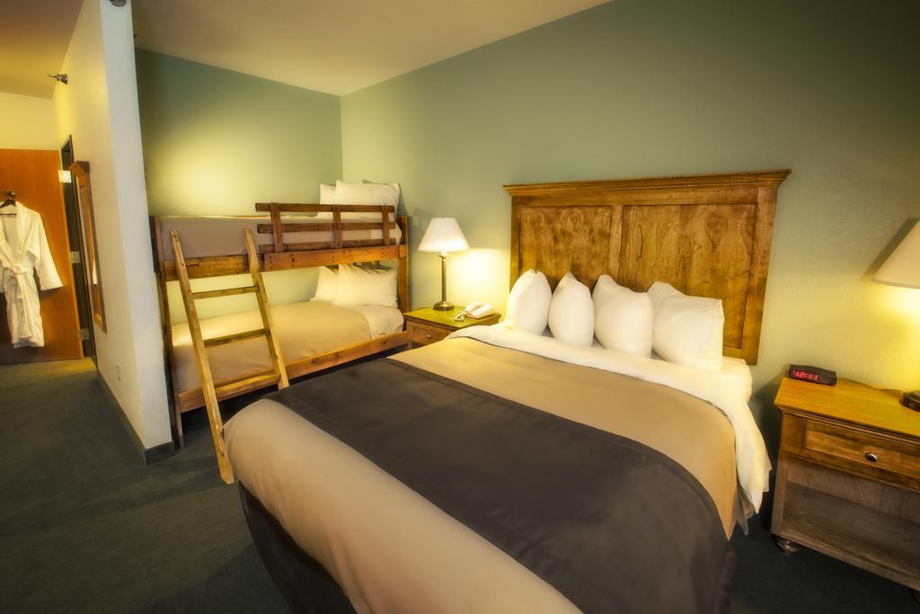 Junction Inn Suites & Conference Center Babbitt Szoba fotó